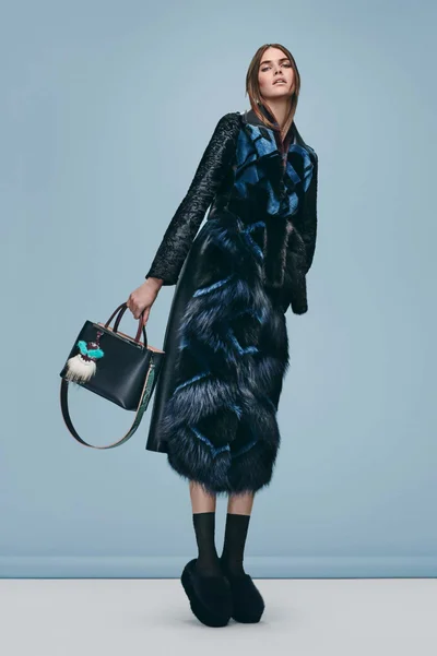 Look 18